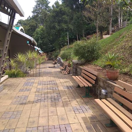 Windale Resorts Pooppara 外观 照片