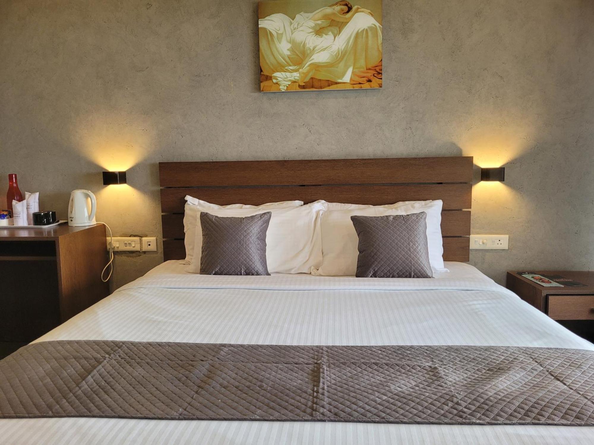 Windale Resorts Pooppara 外观 照片