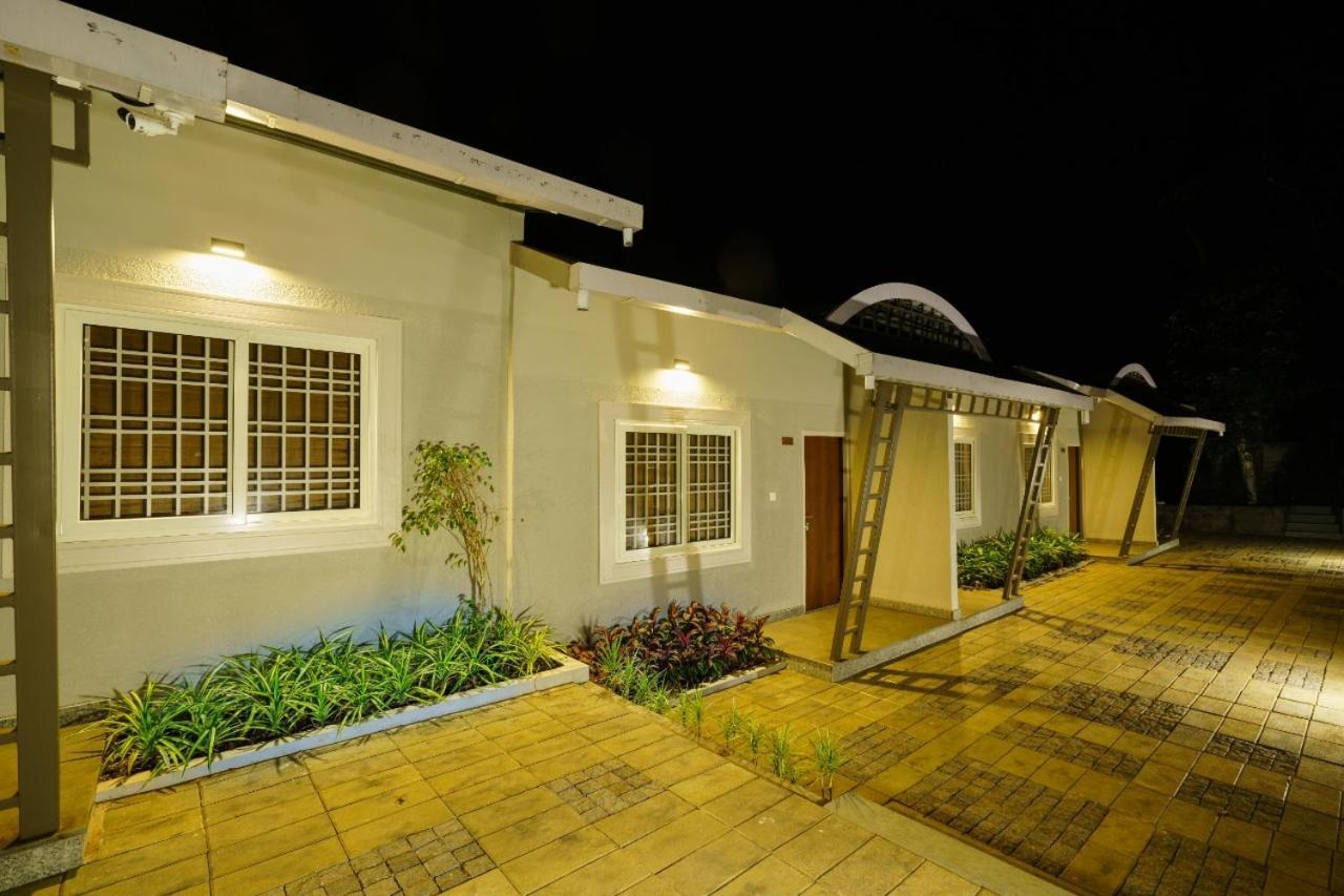 Windale Resorts Pooppara 外观 照片